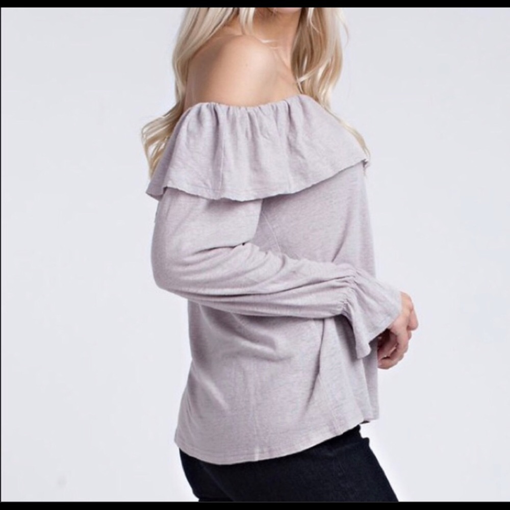 ✨Gray Off The Shoulder Top✨ - Picture 3 of 5
